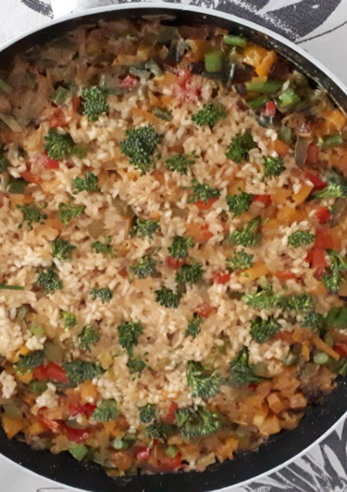 Una foto de Arroz con presa ibérica, verduras de otoño y bosque de bimi