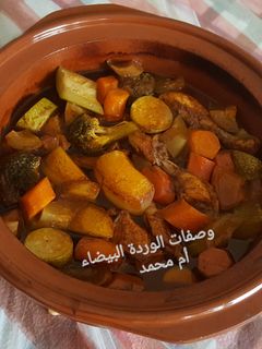 صورة لوصفة خضار مشكلة بالفخارة 👌