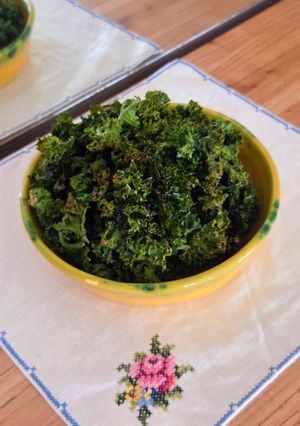 Una foto de Chips de kale 💚 Snack saladito y super saludable de kale 💚