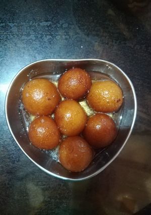ગુલાબ જાંબુ (Gulab jamun recipe in Gujarati) રેસીપી મુખ્ય ફોટો