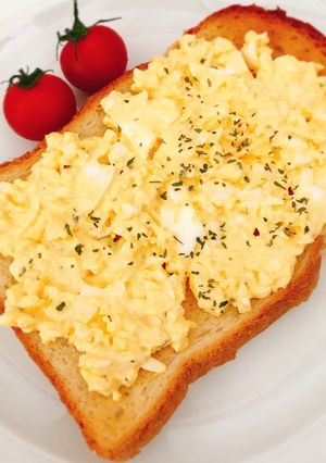 Una foto de Morning tostada con huevos