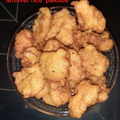 A picture of Leftover rice pakoda.