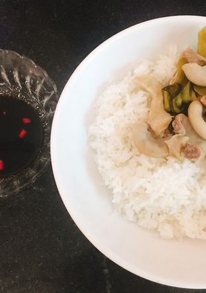 Hình của món Dồi trường xào cải chua.