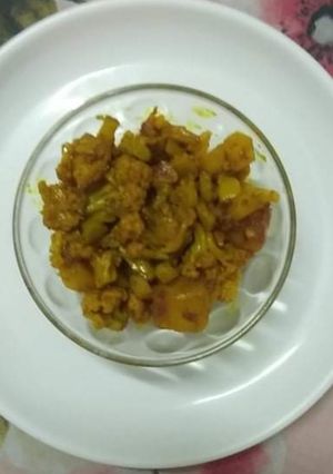 आलू गोभी की सब्जी (Aalu gobhi ki sabzi recipe in Hindi) रेसिपी मुख्य फोटो
