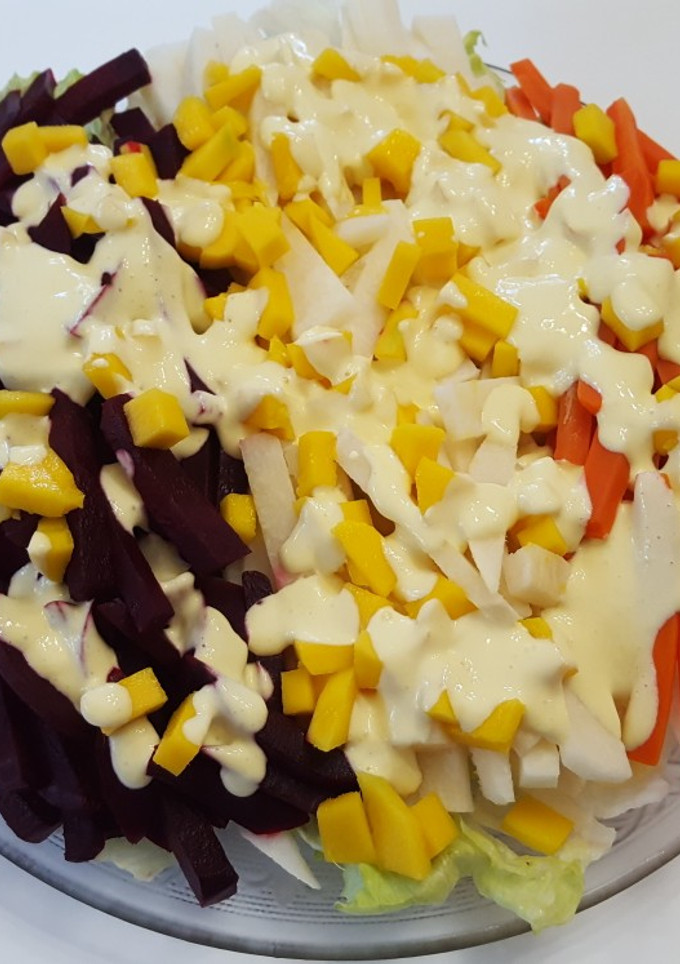 Una foto de Ensalada multicolor de verano