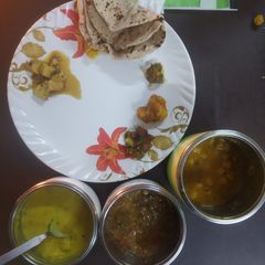 A picture of Mutter paneer.