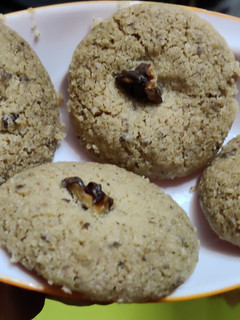 A picture of Walnut Cookies.