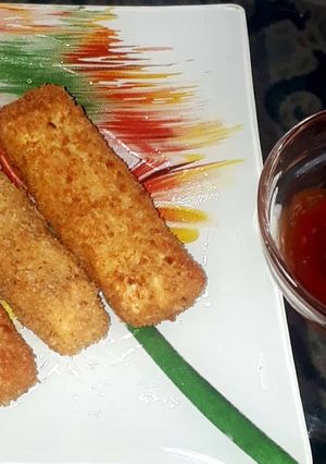 A picture of Mozzarella cheese sticks.