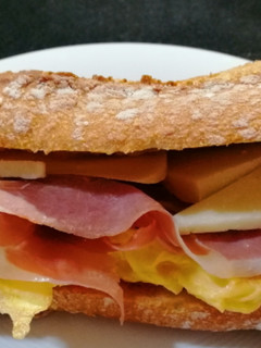 Foto principal de Bocadillo Quijote (francesa, jamón y queso)