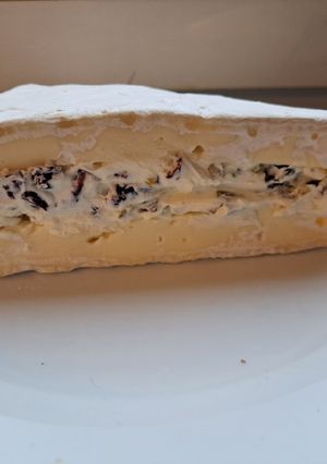 Une photo de Brie cranberries et pistache