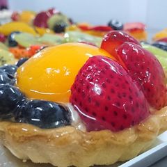 A picture of Fruit tarts.