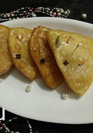 A picture of Badam puri.
