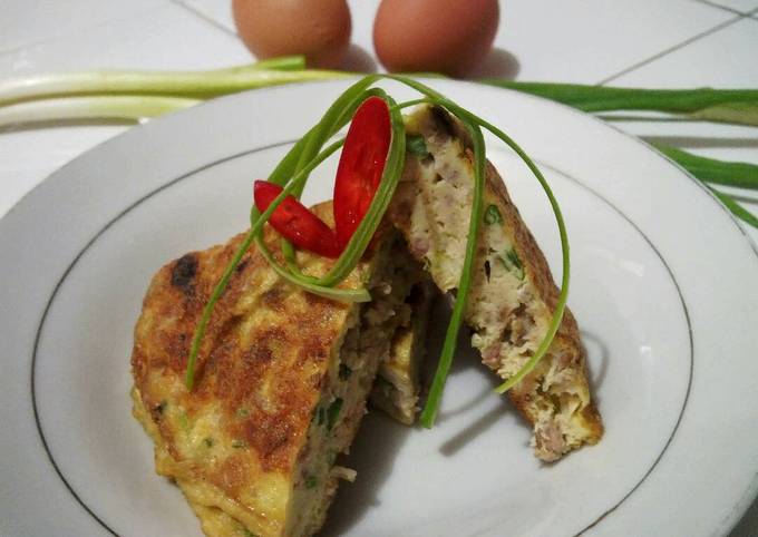 Resep Telur dadar isi daging cincang (martabak abal abal) oleh