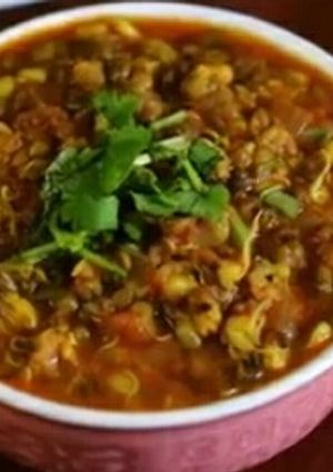 स्प्राउट करी (sprout curry recipe in hindi) रेसिपी मुख्य फोटो