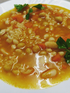 Una foto de Potaje de judías, garbanzos y arroz