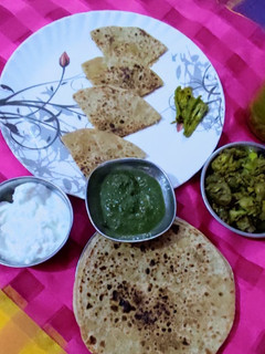 फूल गोभी का पराठा (ful gobi ka paratha recipe in Hindi) रेसिपी मुख्य फोटो