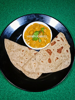 A picture of Dhaba Style Mushroom Do Pyaza (Mushroom Onion Cream Curry).