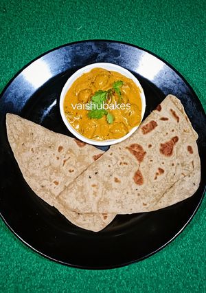 A picture of Dhaba Style Mushroom Do Pyaza (Mushroom Onion Cream Curry).