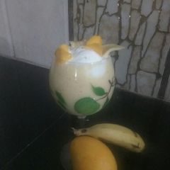 A picture of Mango Banana smoothie.
