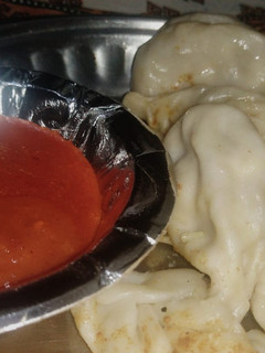मोमोज (momos in recipe Hindi) रेसिपी मुख्य फोटो