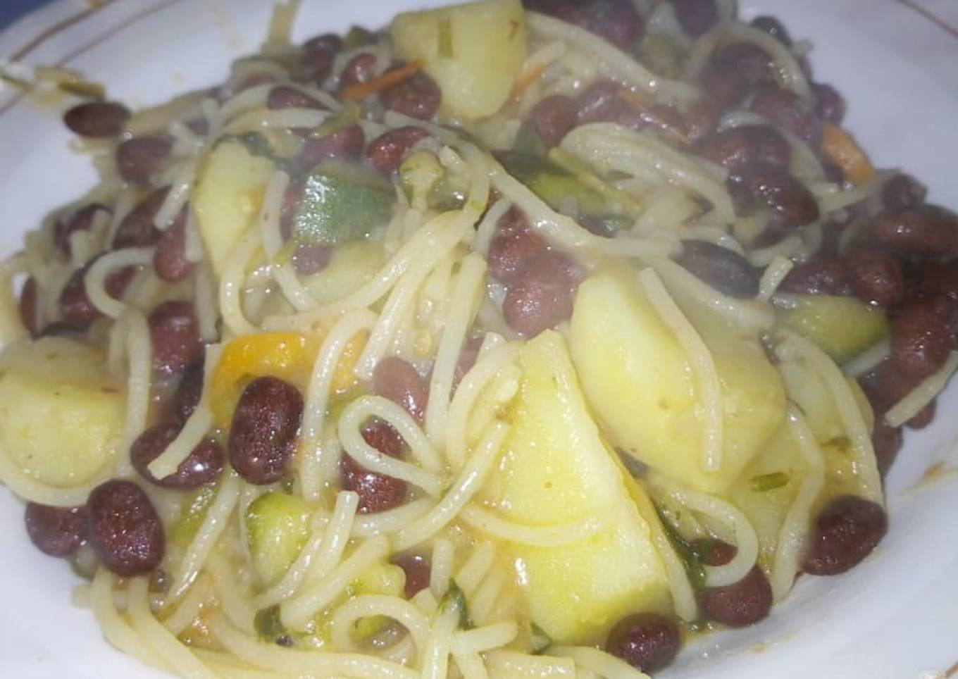Mixture of spaghetti njahi and potatoes