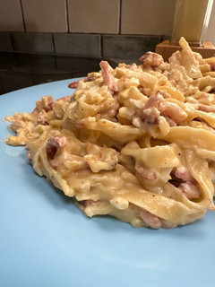 Una foto de Fettuccine carbonara