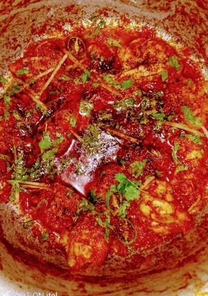 A picture of Simple chicken karahi.