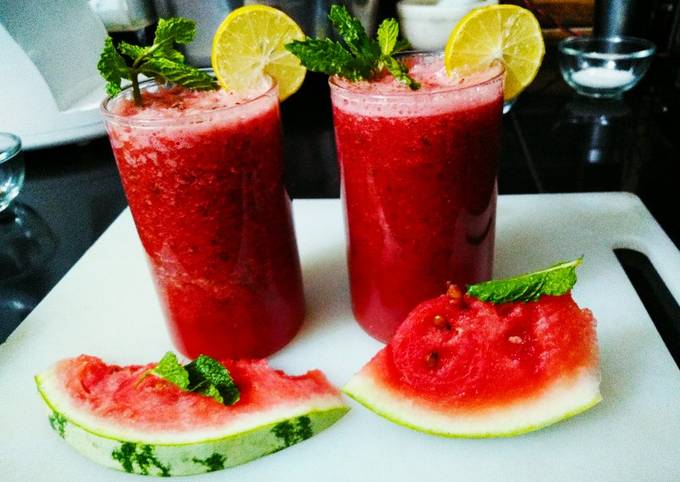 Steps to Prepare Any-night-of-the-week Refreshing watermelon juice 🍹