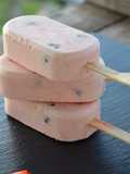 Helado de frutilla y moras