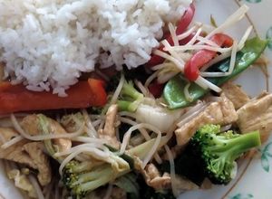 Una foto de Pollo con Verduras con toquecito Oriental - #TeQuiero