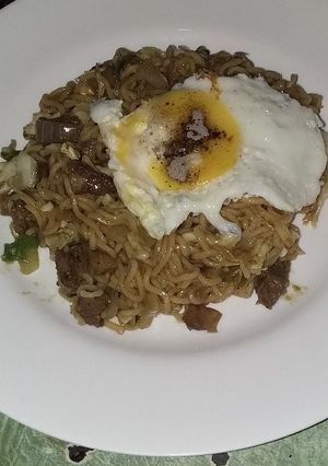 A picture of Spicy beef noodles.