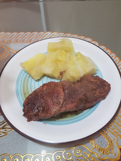 Una foto de Carne al horno jugosa