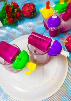 A picture of Detoxify dragon fruit pop sticks.