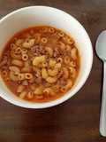 Sopa de codito con carne molida