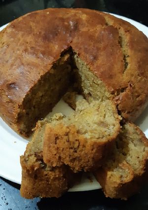 A picture of Banana walnut cake.