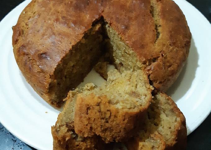 Banana walnut cake
