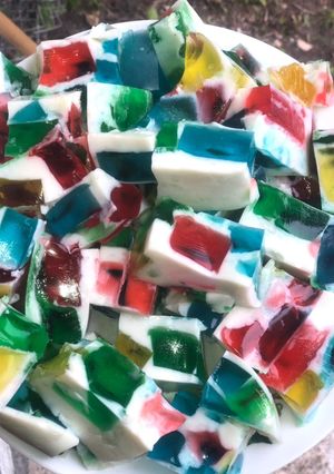 A picture of Stain glass jello bars EASY.