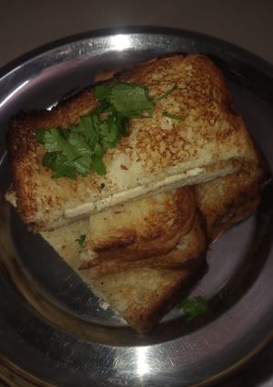 बटर टोस्ट (Butter toast recipe in Hindi) रेसिपी मुख्य फोटो