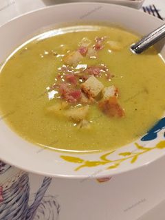 Zöldség krémleves pirított sonkával,croutonnal recept fotója