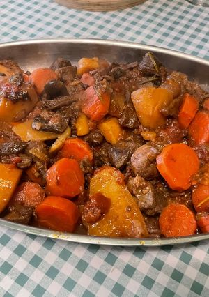 Une photo de Ragoût de Sanglier aux Tomates, Carottes, Cèpes et Pommes de Terre