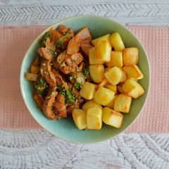 A picture of Paprika Beef & Crispy Potato Bowls.