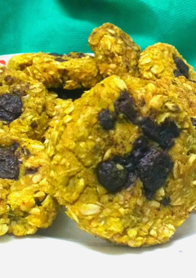 Una foto de Cookies de batata y avena, veganas, sin materia grasa y sin azúcar