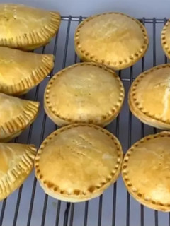 A picture of Meatpie.