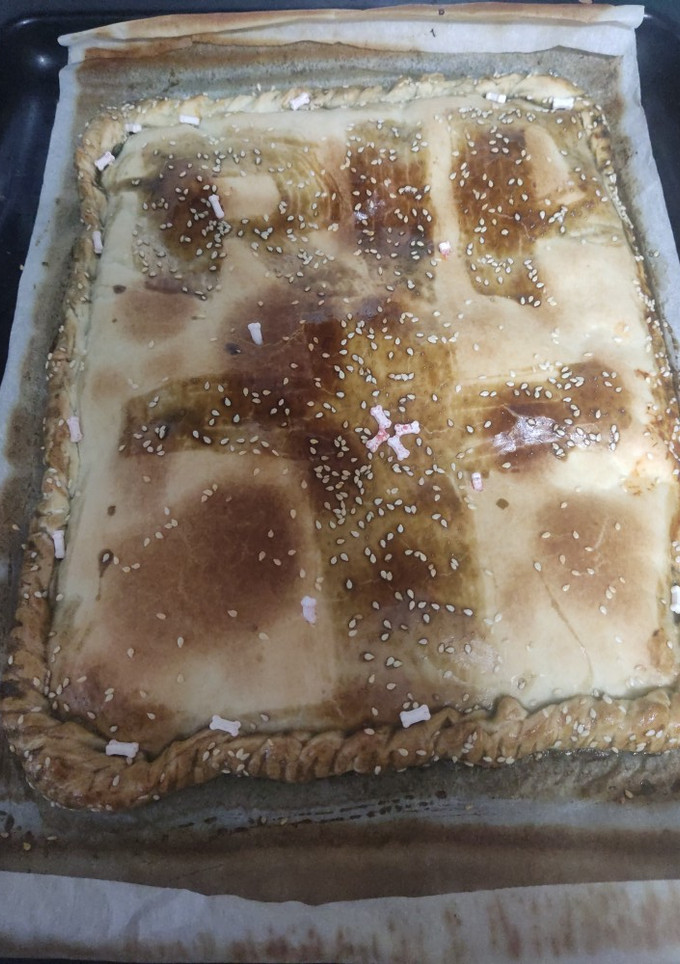 Una foto de Empanada de pisto, atún y huevo para Halloween