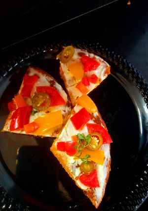 A picture of Thin crust thepla pizza.