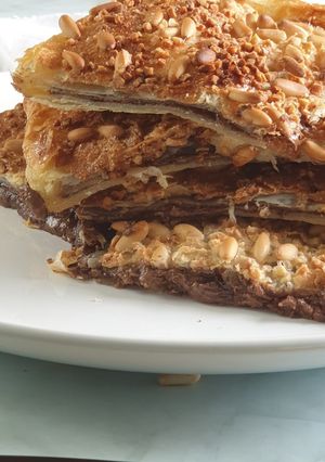 Una foto de Coca de hojaldre y chocolate