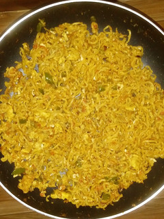 A picture of Fried indomie with eggs.