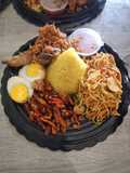 Nasi kuning tumpeng mini