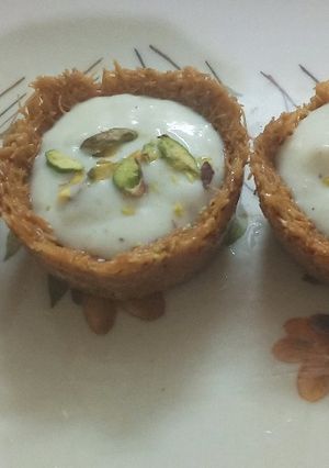 सेवइयां रबड़ी बास्केट (Sevai rabri basket recipe in Hindi) रेसिपी मुख्य फोटो