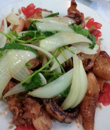 mực 1 nắng chiên nước mắm